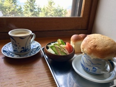 今日のランチは標高の高い所