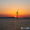 石狩湾新港洋上風力発電と夕日