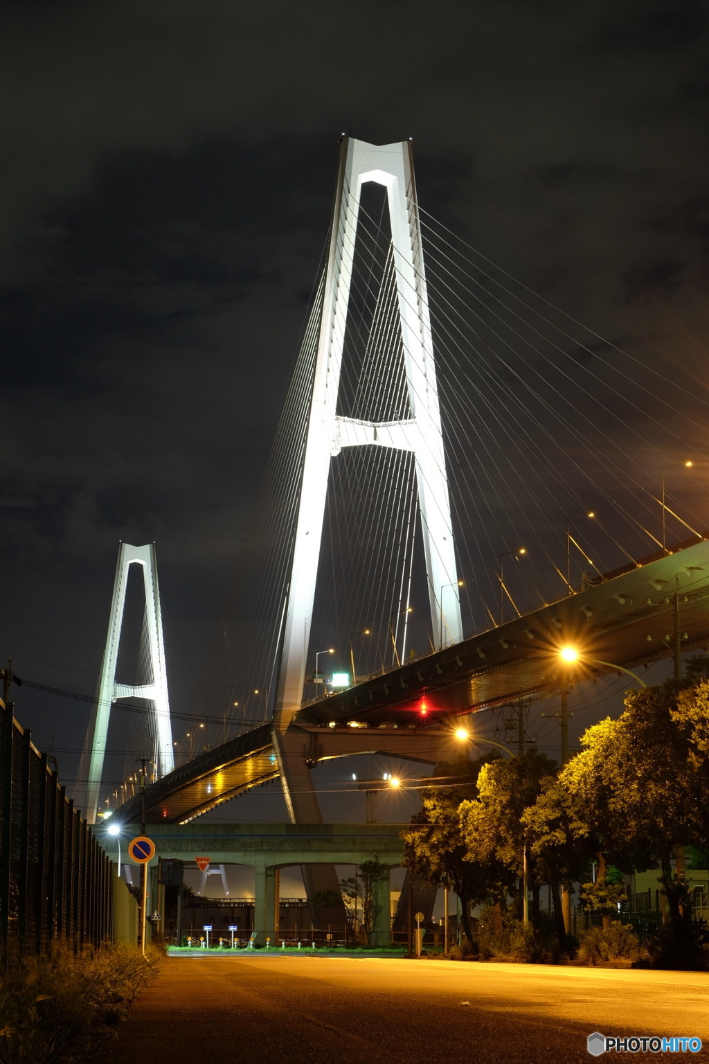 名港トリトン