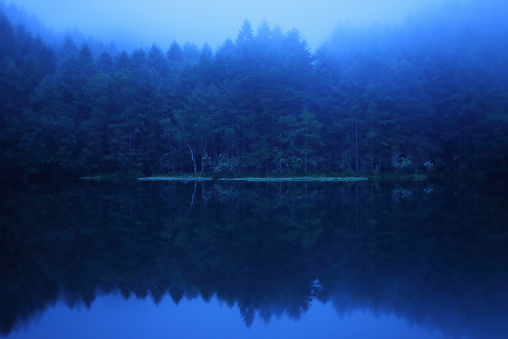 Blue Mirror 