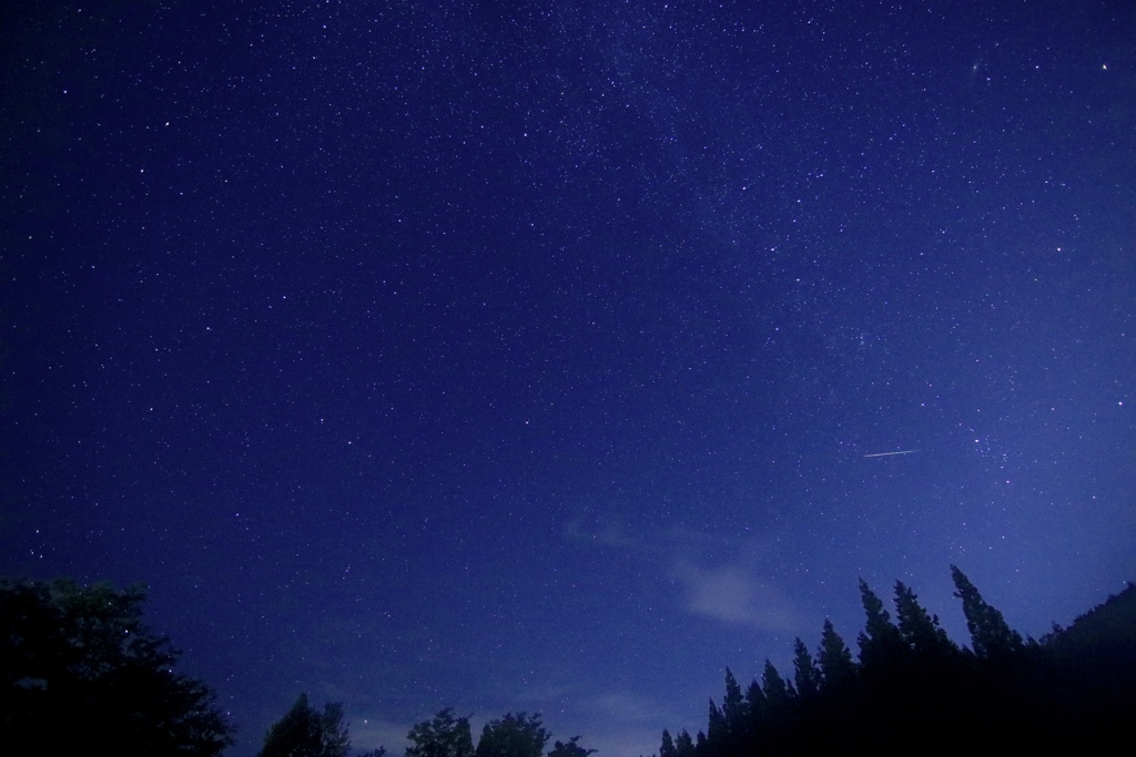 カシオペアと小さい流星。