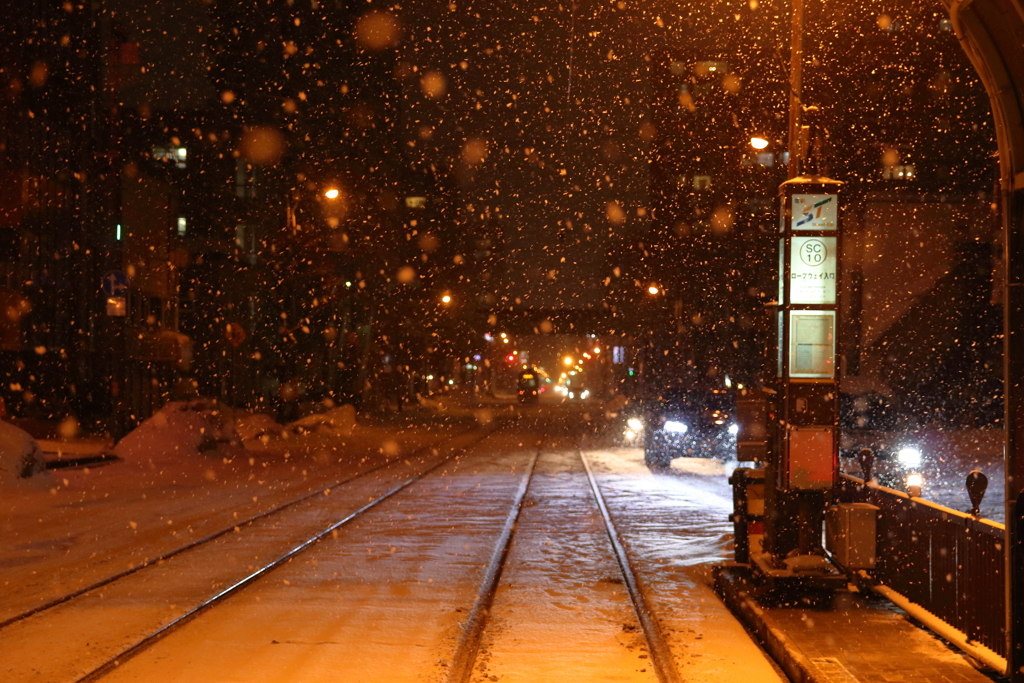雪の中の路面電車