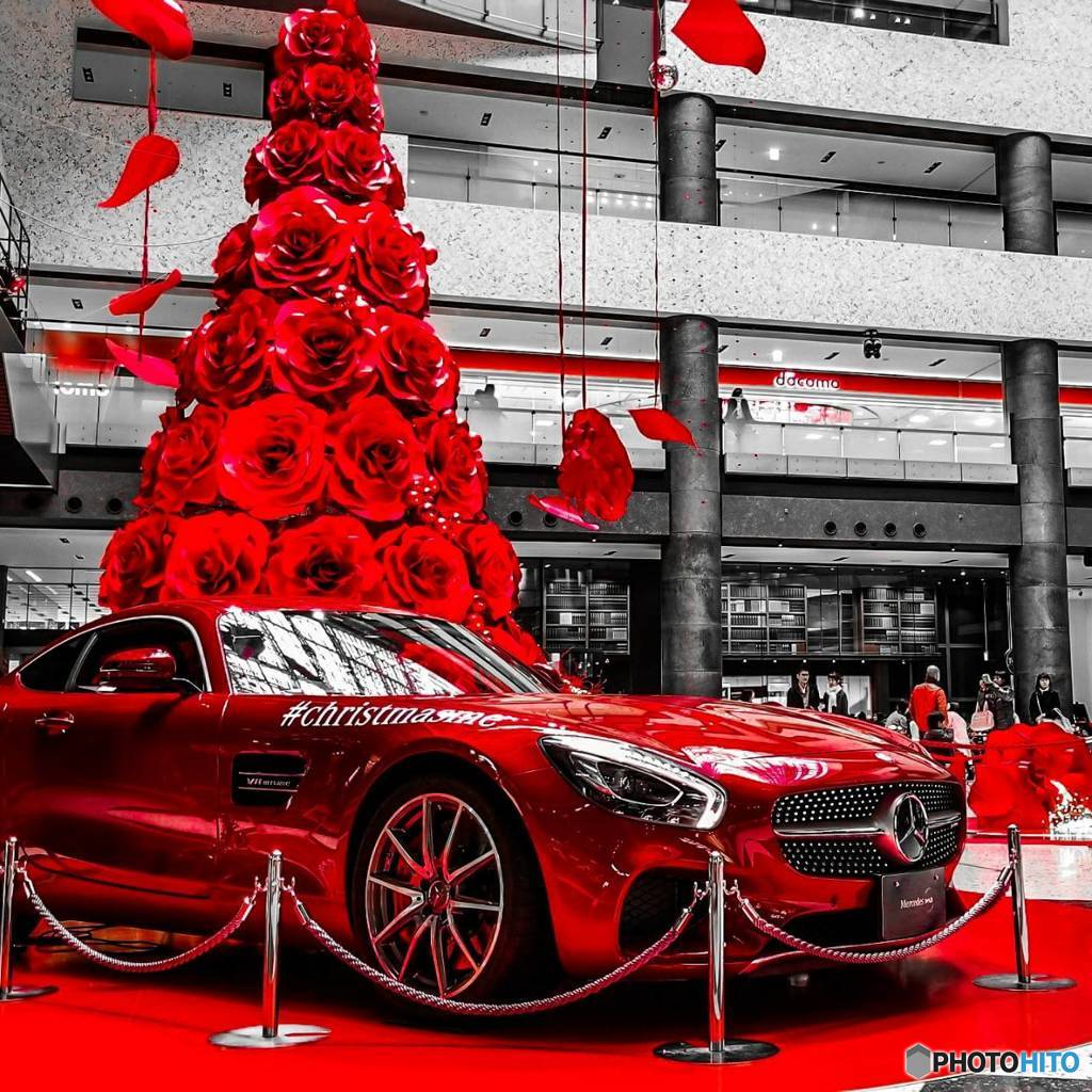 グランフロント大阪 赤いクリスマスツリー By ヒカリノアトリエ Id 写真共有サイト Photohito