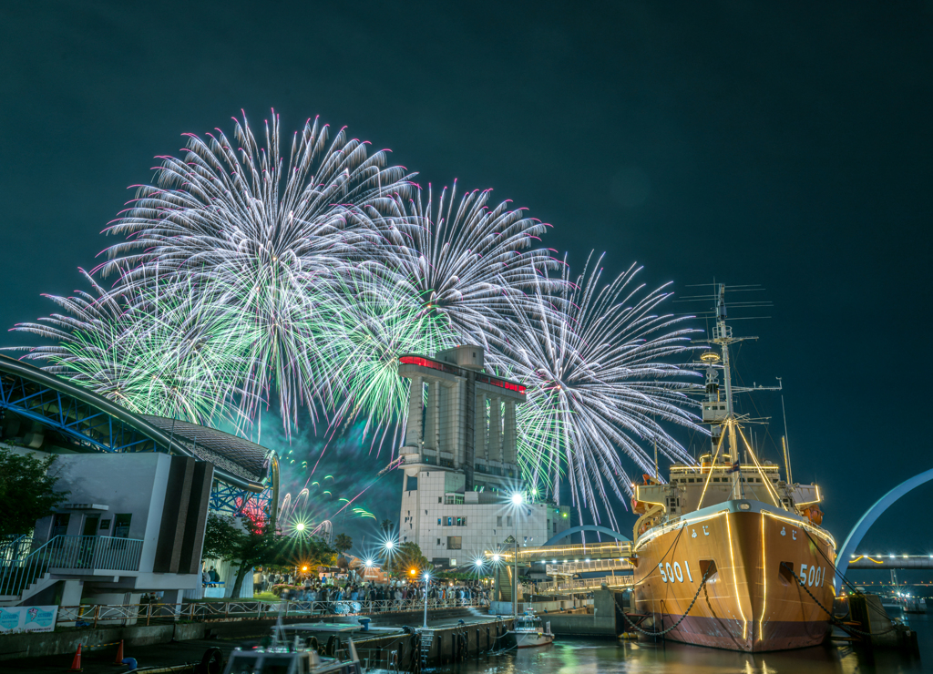 名港水上芸術花火大会2022