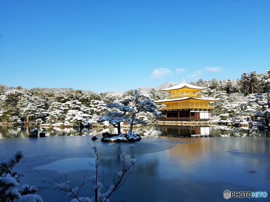 雪の金閣寺