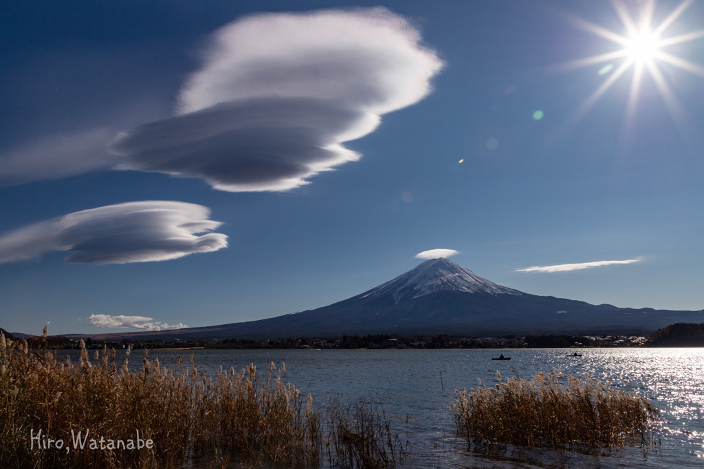 秋空に親子吊るし雲
