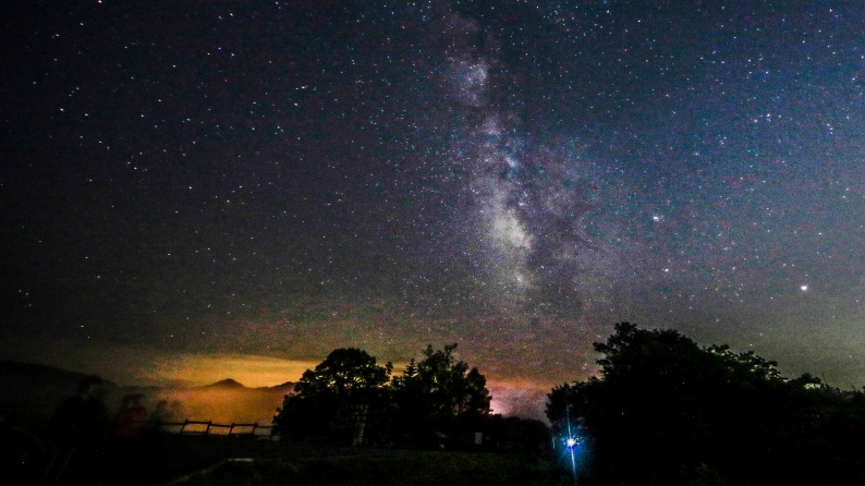 立ち上がる天の川