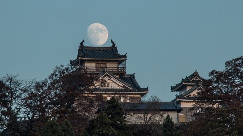 大野城の月