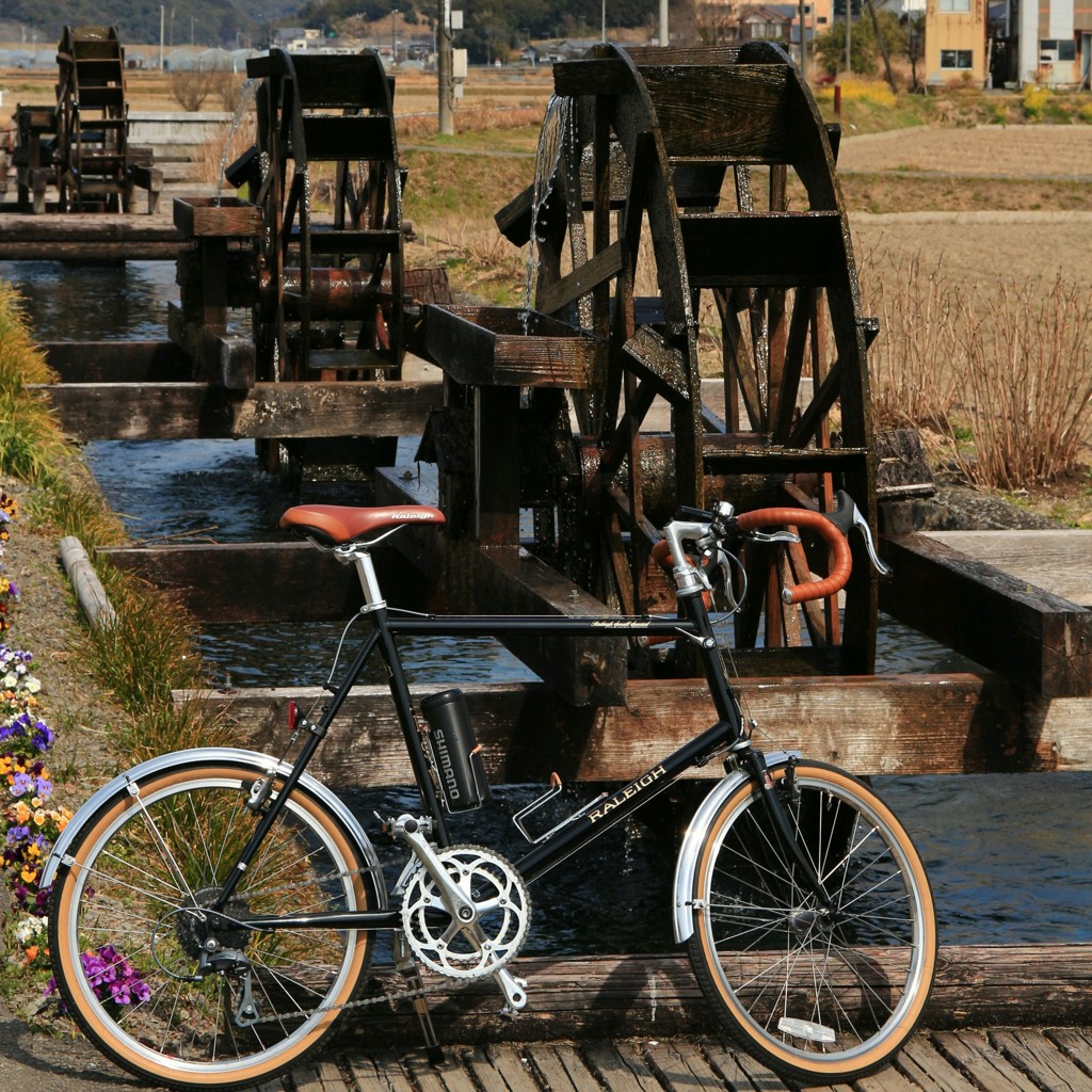 安並の水車と自転車