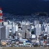 筆山より　青空と曇り空