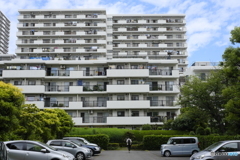 白のマンション
