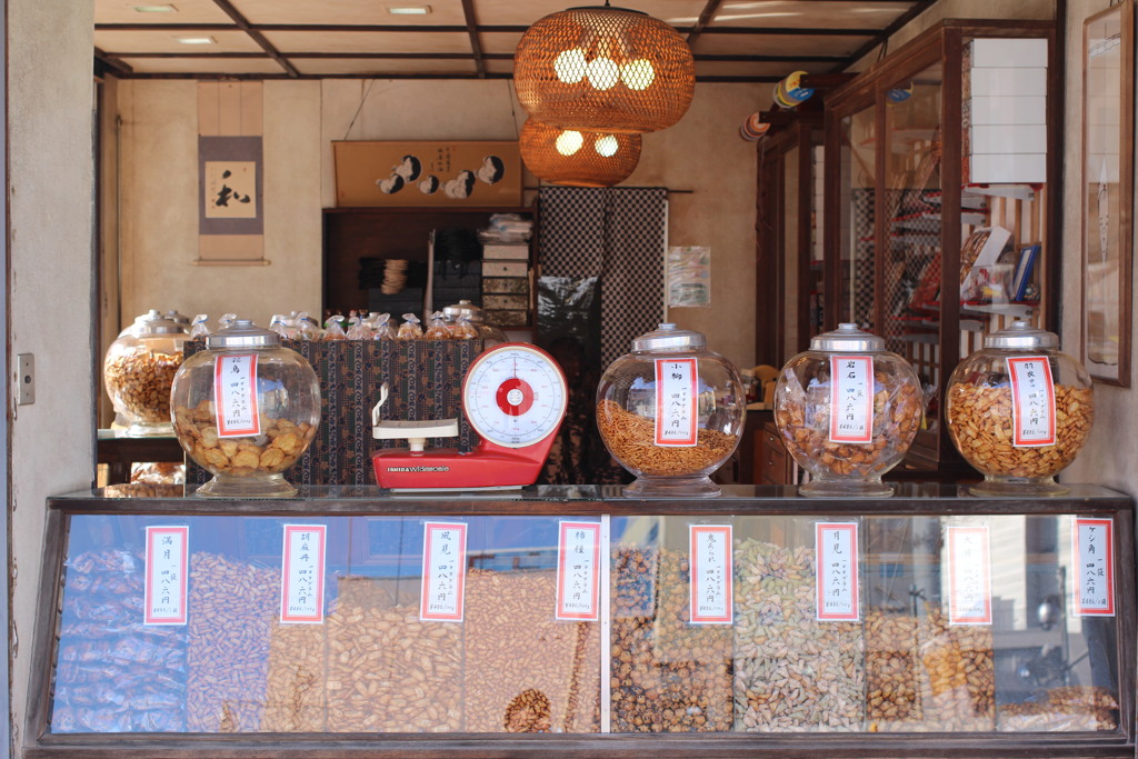 せんべいが俺を誘ってる(°□°)