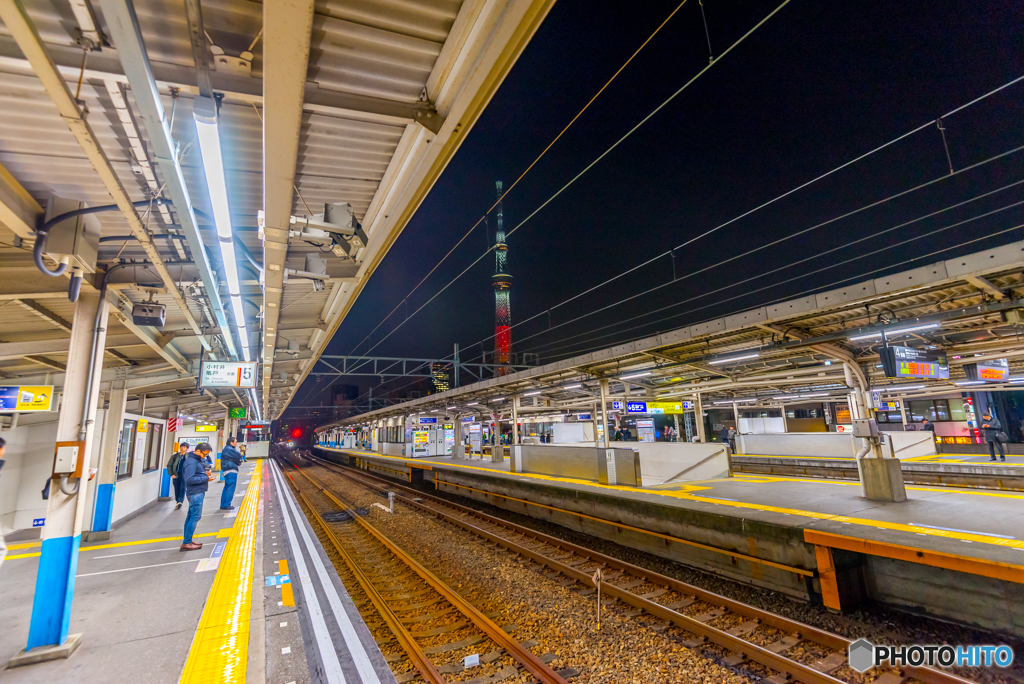 曳船駅とスカイツリー-HDR-