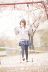 春のブランコ