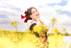 乙女と菜の花