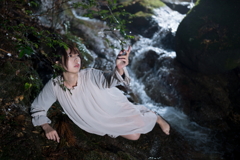 白き服の魔女