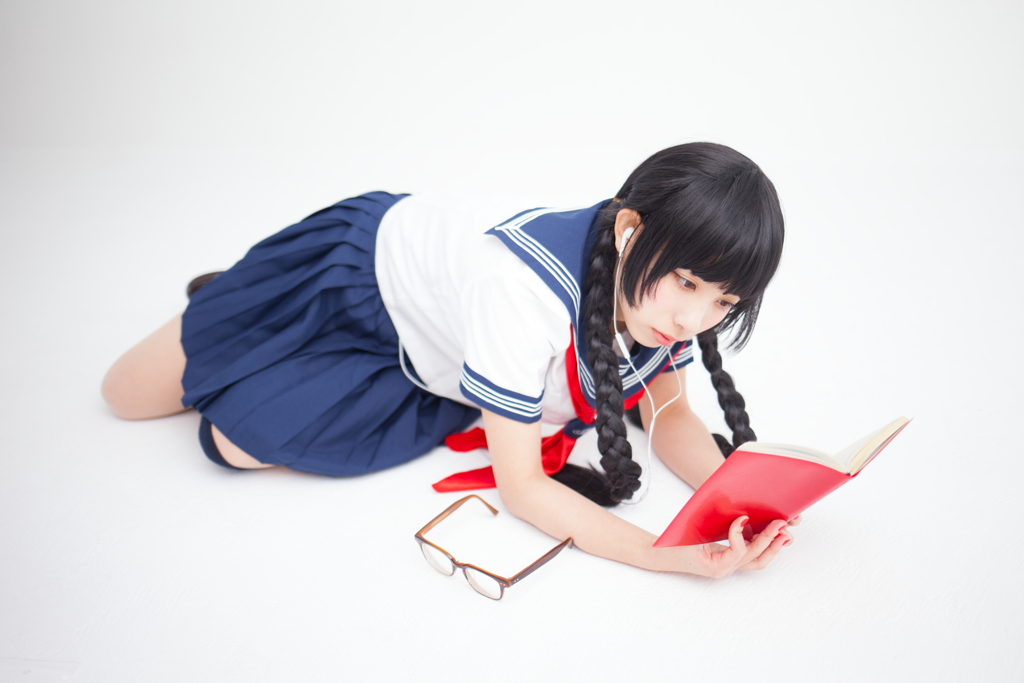 学ぶ少女