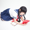 学ぶ少女