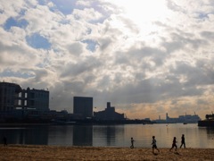 昼下がりの海浜公園にて
