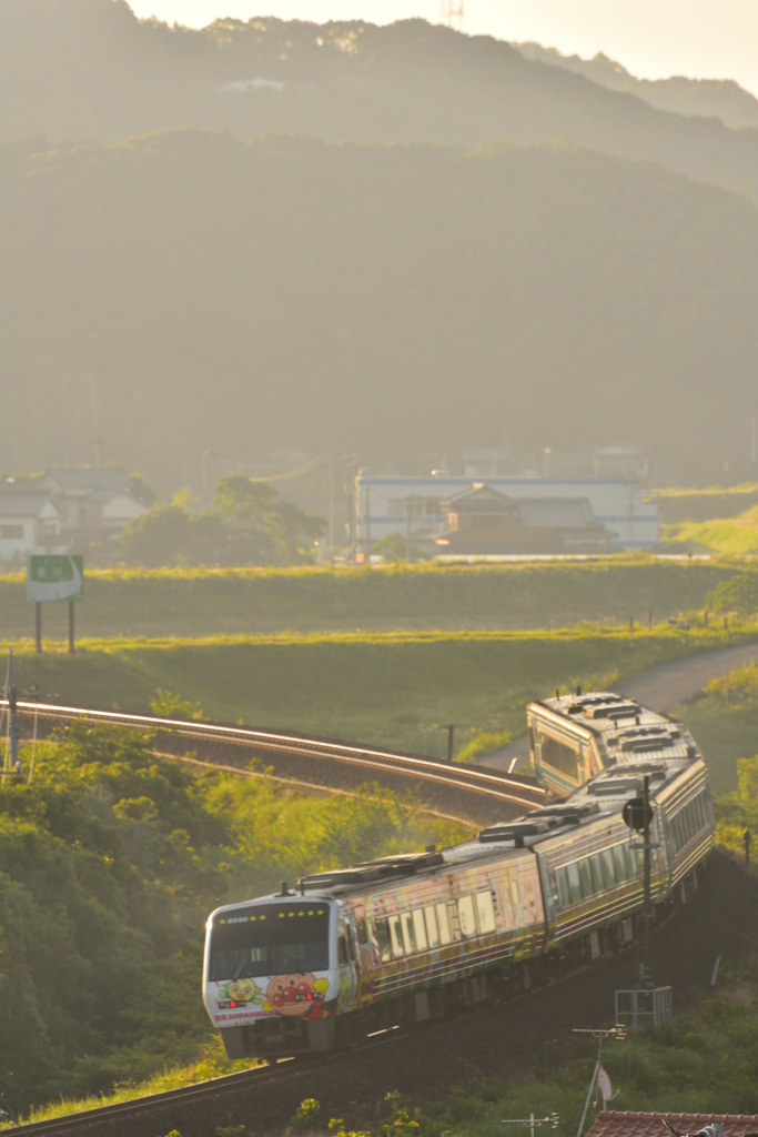 早朝の特急列車