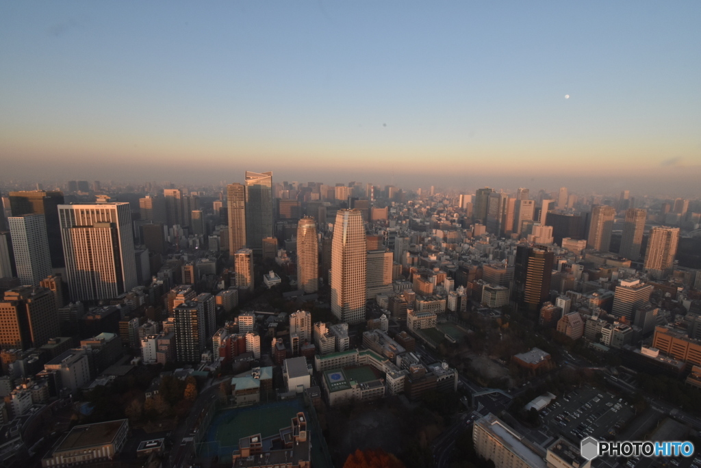 東京タワートップデッキツアー・夕日の反射