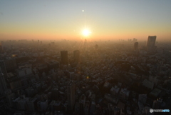 東京タワートップデッキツアー・夕日を帯びても靄っている東京