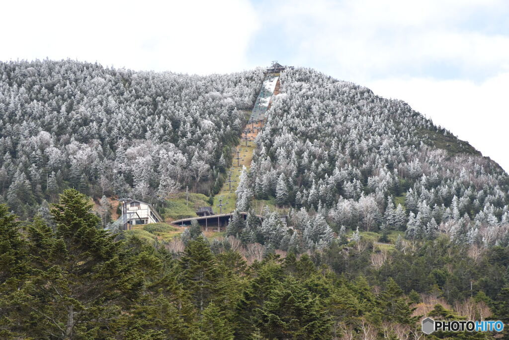横手山は白く冬模様