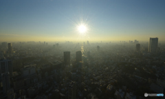 東京タワートップデッキツアー・東京の街が靄に包まれている