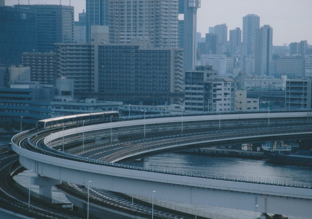 電車と絡めて…