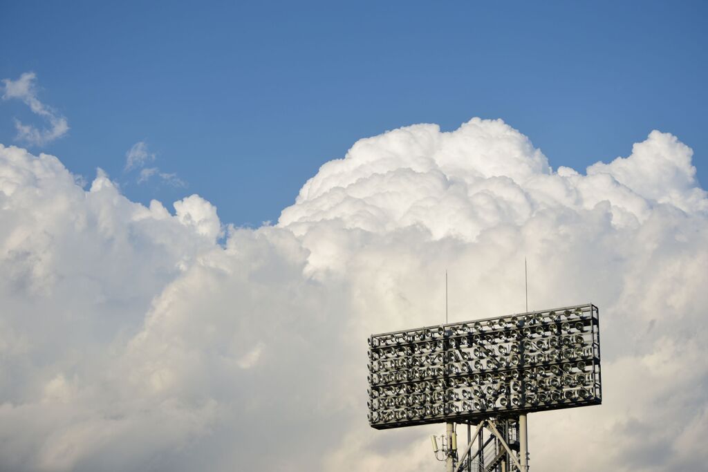 快晴の空に白い雲...秋の空in甲子園