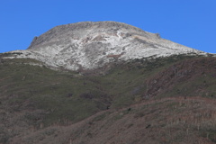 白く輝く那須岳