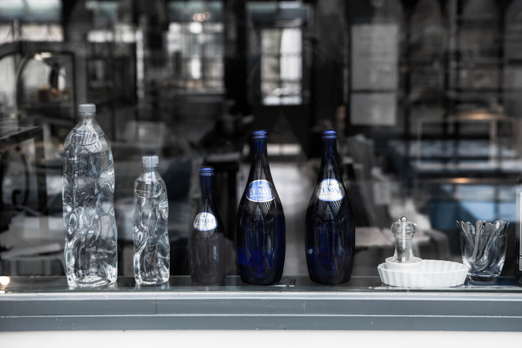 Tone blue