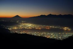 静寂の夜明け前