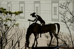 『平和の若い騎手』～ 横浜美術館