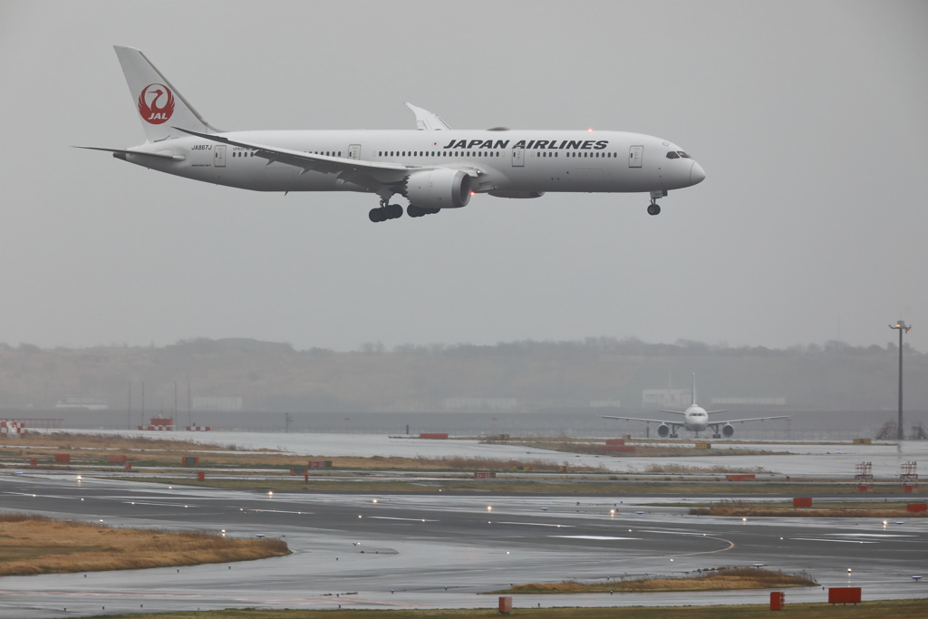 787