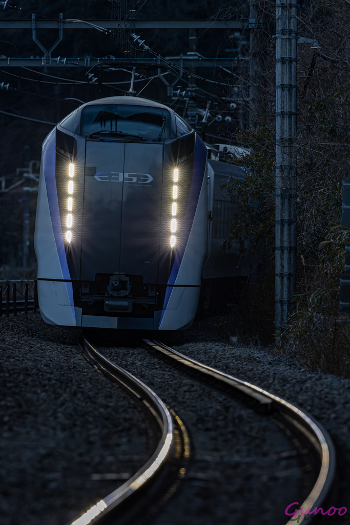 E353系