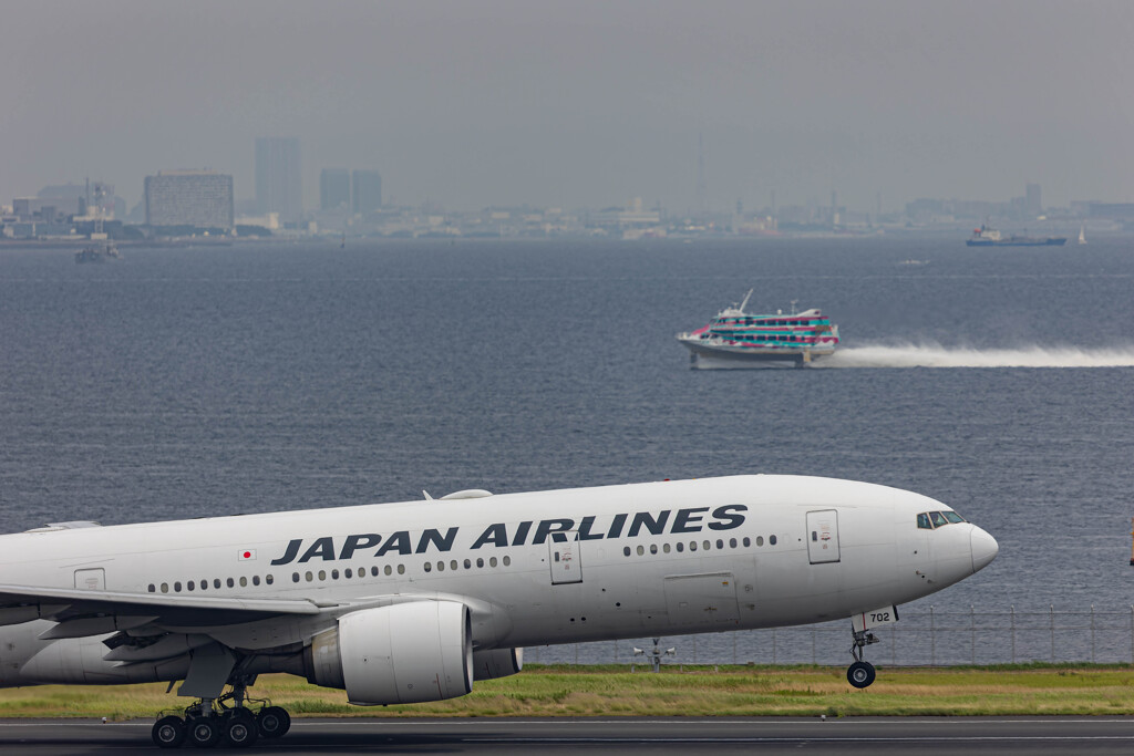 B777