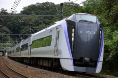 E353