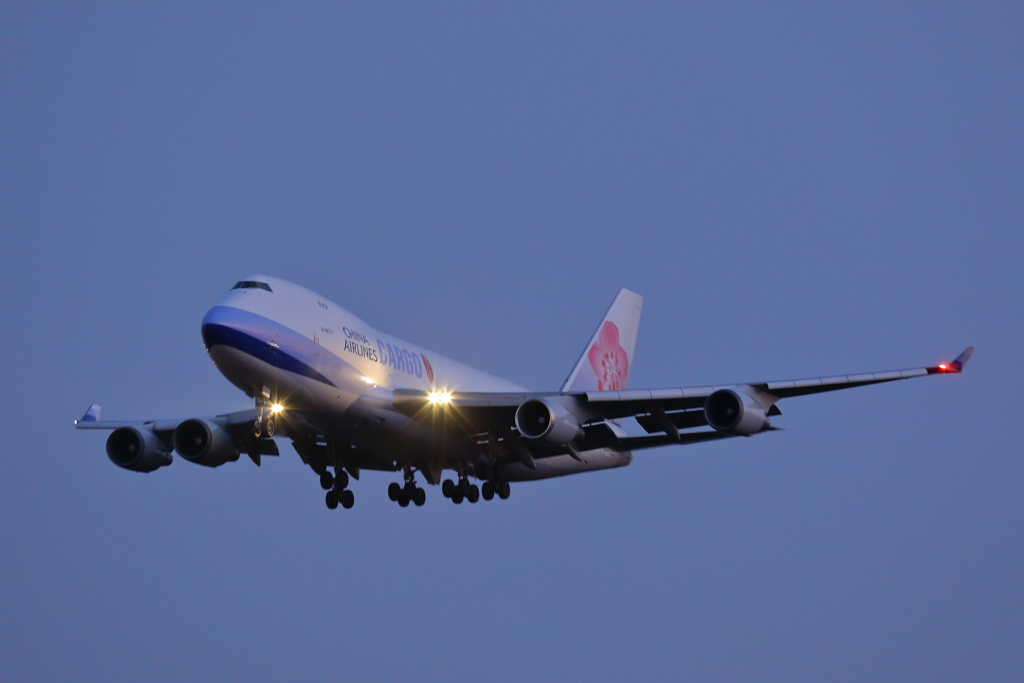 B747