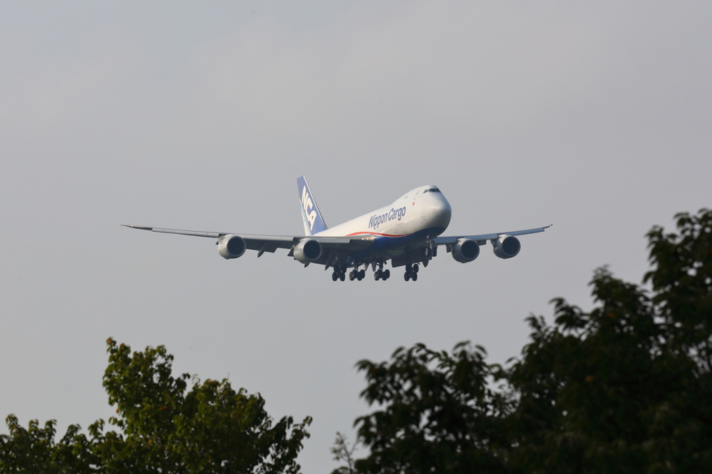 B747