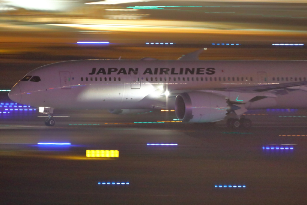 B787