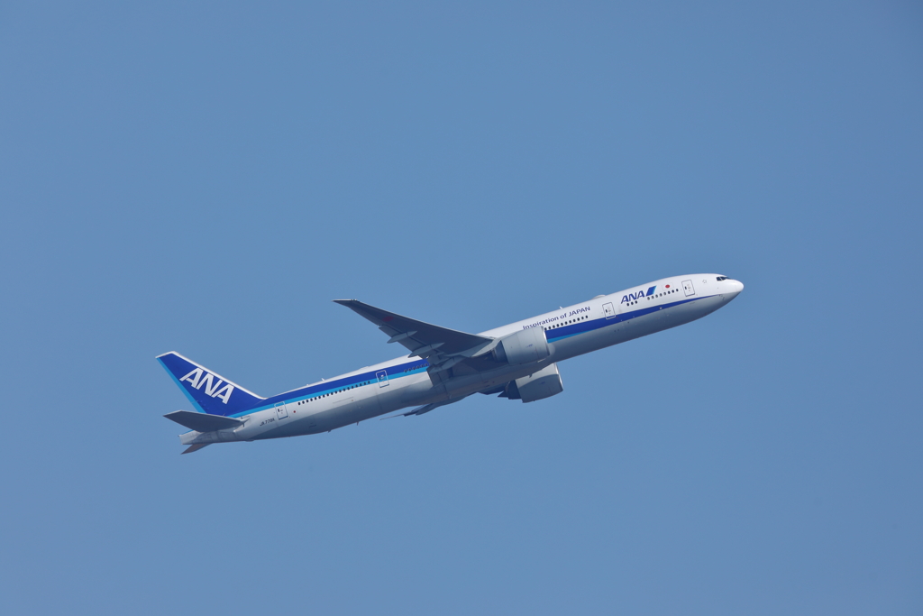 B777