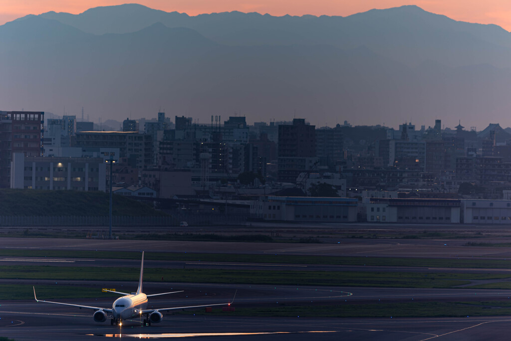 B737