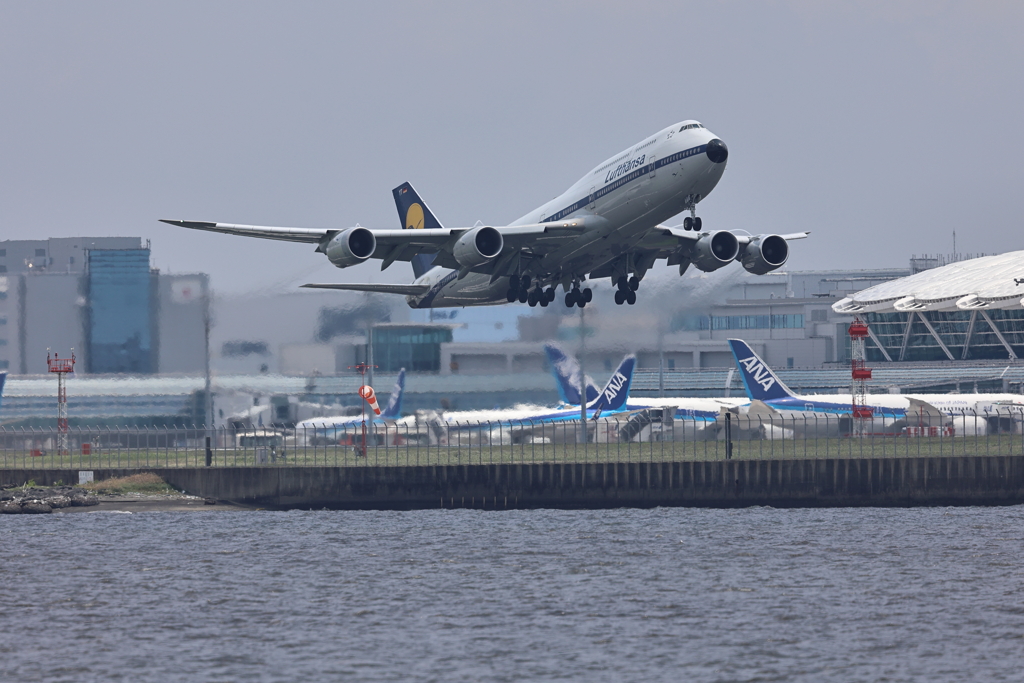 B747テイクオフ