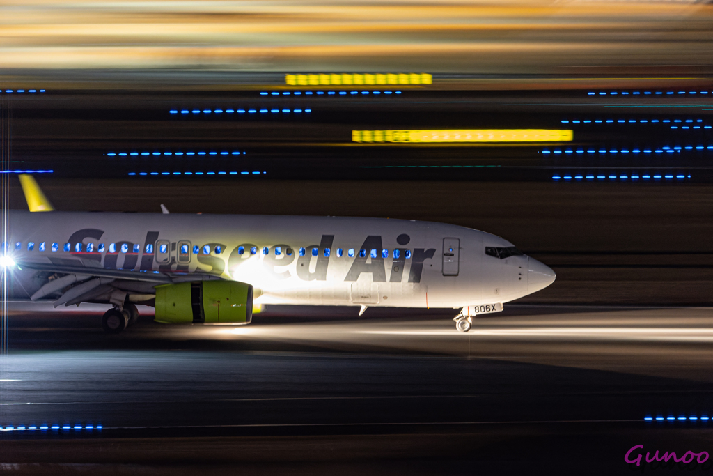 B737