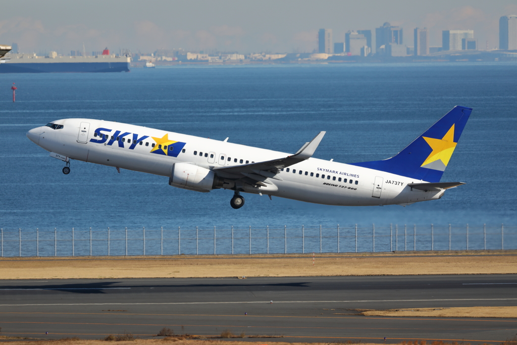 B738