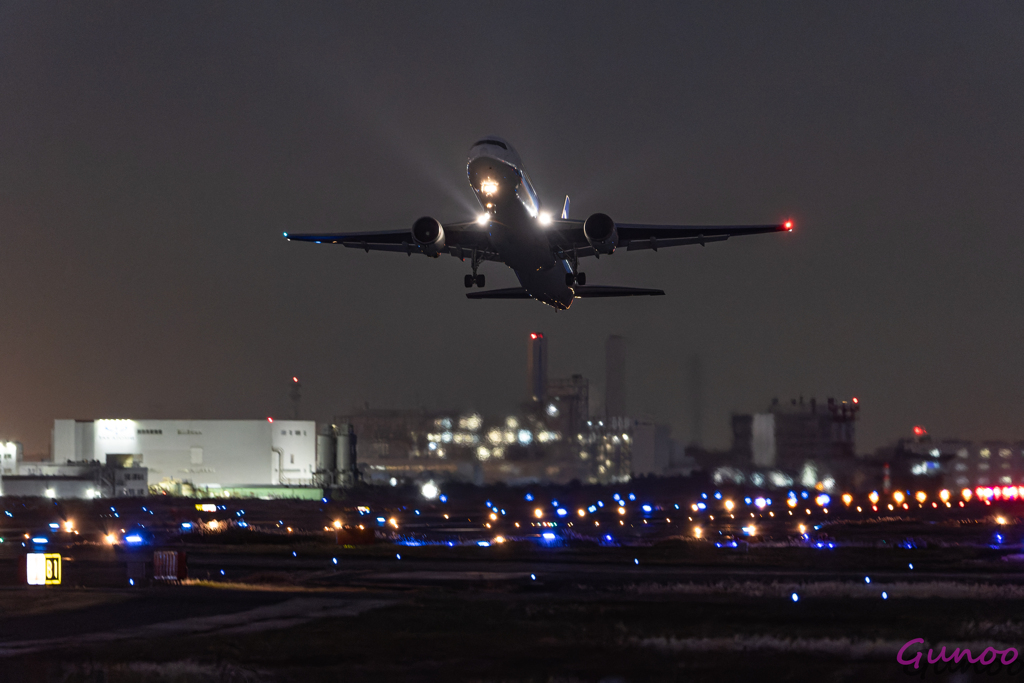B738