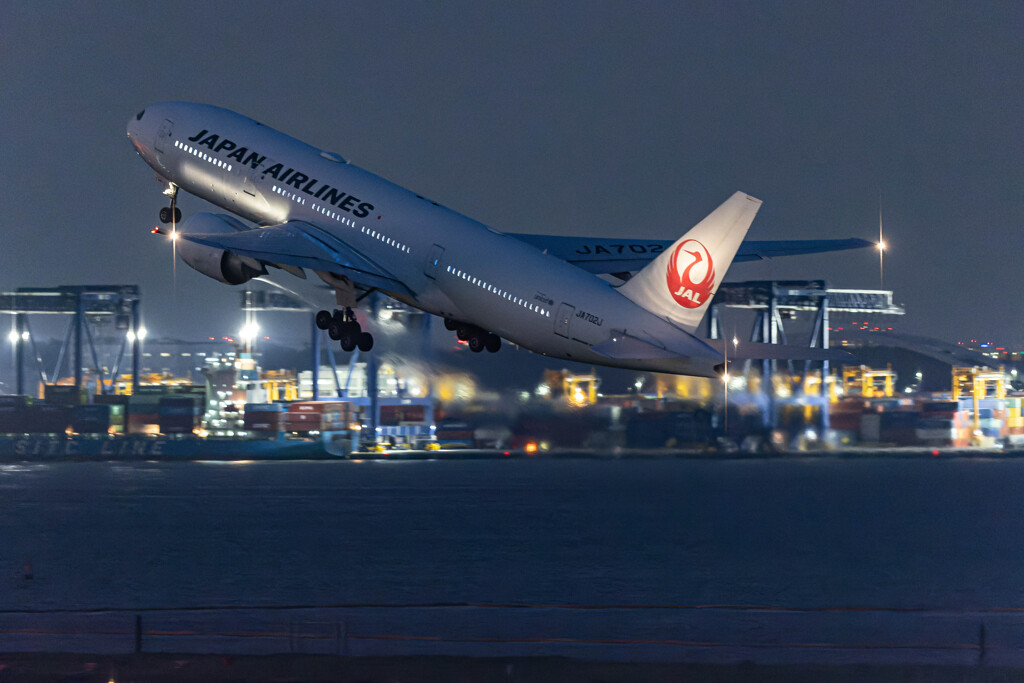 B777-200