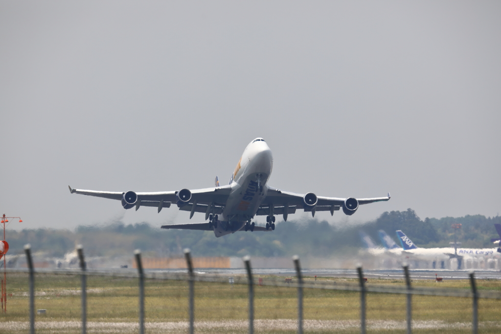 B747