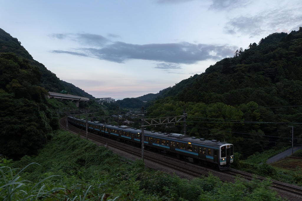 211系